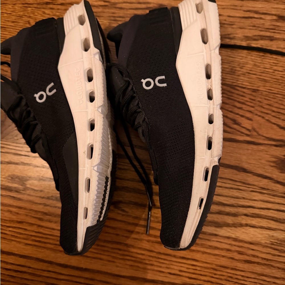 On Cloudtec black white sneaker size 6 women's